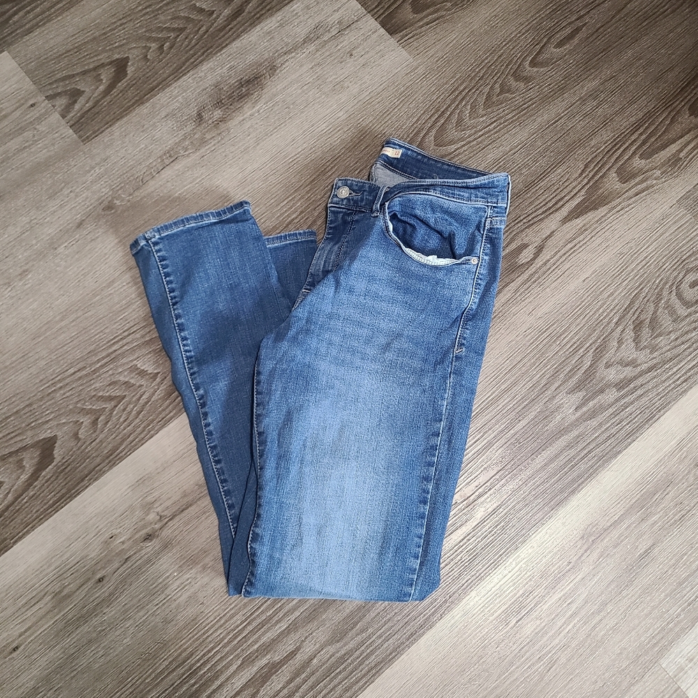 Levi's mid rise skinny Jean Size 12
